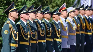 "Генеральский голос". Токаев похвалил курсантов