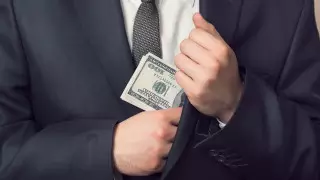 Глава управления предпринимательства осужден в Алматинской области