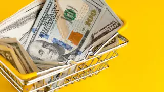 Курс доллара вырос еще на 1 тенге