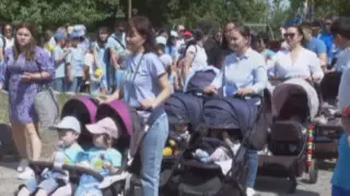 Парад близнецов провели в Нур-Султане