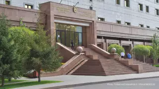 Министр Куантыров ответил на вопрос о расходах на разделение МОН