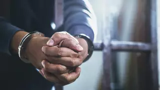 Блогера осудили за вымогательство денег у полицейских в Караганде