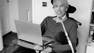 Первый в мире человек-киборг умер в Британии