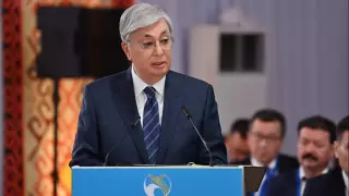 Токаев предложил вернуть День республики