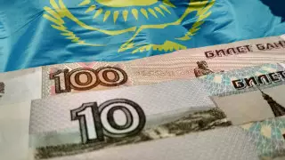 "Курс искусственный". Депутат предложил ввести специальный расчетный курс рубля к тенге