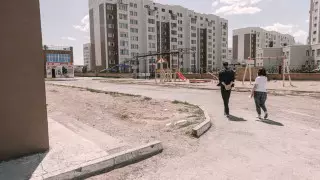 Жители Актау жалуются на неприятный запах в городе
