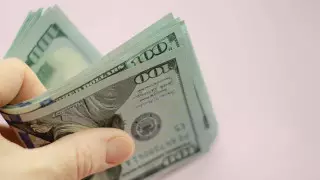 Установлен официальный курс доллара и рубля на 5 июля