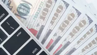 Курс доллара вырос почти на 9 тенге