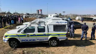 Боевики убили 19 человек в ходе "случайной" стрельбы в баре в ЮАР - СМИ