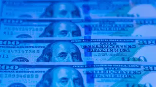 Нацбанк установил официальный курс доллара и рубля на 13 июля