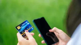 Телефонные мошенники обманули женщину на миллион тенге