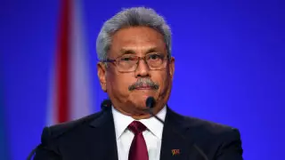 Президент Шри-Ланки подал в отставку по e-mail