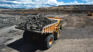 Казахстанцам рекомендовали покупать уголь заранее