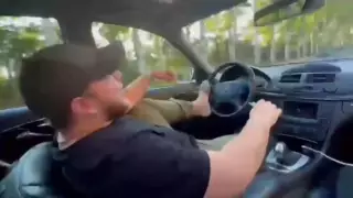 Блогер управлял авто ногой на скорости 240 километров в час в Кыргызстане