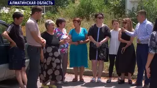 "Нам звонил Кудебаев". Родные погибшего в Талгаре парня шокированы приговором экс-полицейскому