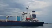 Первое судно с зерном покинуло порт Украины