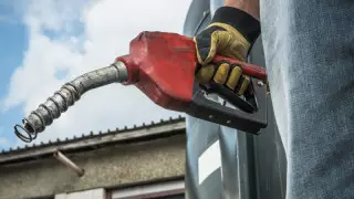 "Выдают по талонам". На нехватку дизтоплива жалуются водители Жетысуской области