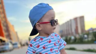 Двухлетний астанчанин, знающий наизусть флаги мира, стал звездой Казнета