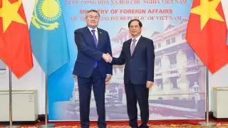 Глава МИД совершил официальный визит во Вьетнам впервые за 30 лет
