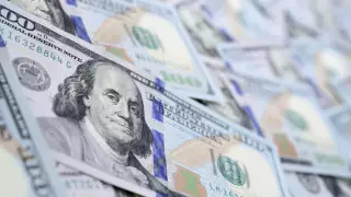 Курс доллара немного вырос на торгах