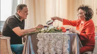 "Влюблен уже 30 лет". Видео свадьбы бывших одноклассников стало популярным в TikTok