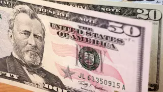 Курс доллара упал еще почти на 4 тенге