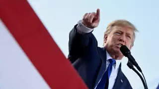 Более 700 страниц секретных записей обнаружили в резиденции Трампа