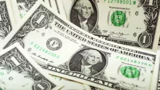 Названы официальные курсы доллара и рубля на 25 августа