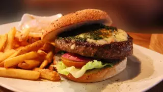 Никакой пользы, только вред. Врачи привели доводы отказаться от фастфуда