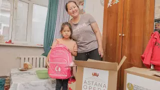 Волонтеры "Астана Опера" помогли многодетным семьям с подготовкой к школе