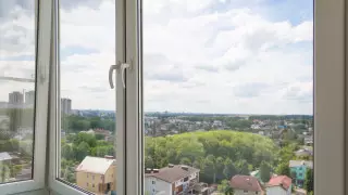 Двухлетний ребенок выжил после падения с восьмого этажа в Павлодаре