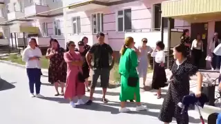 "Без слез смотреть невозможно". Жильцы пожаловались на качество новой пятиэтажки в Таразе