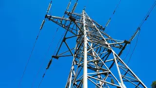 В двух областях Украины полностью пропало электричество, еще в трех - частично