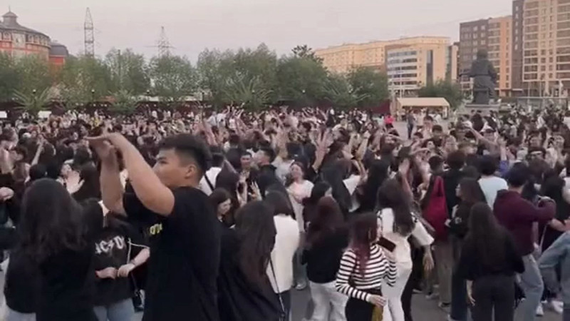 Кадры из видео