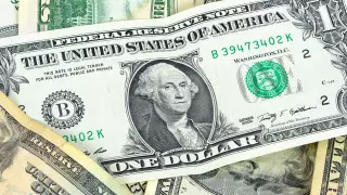 Курс доллара вырос на торгах