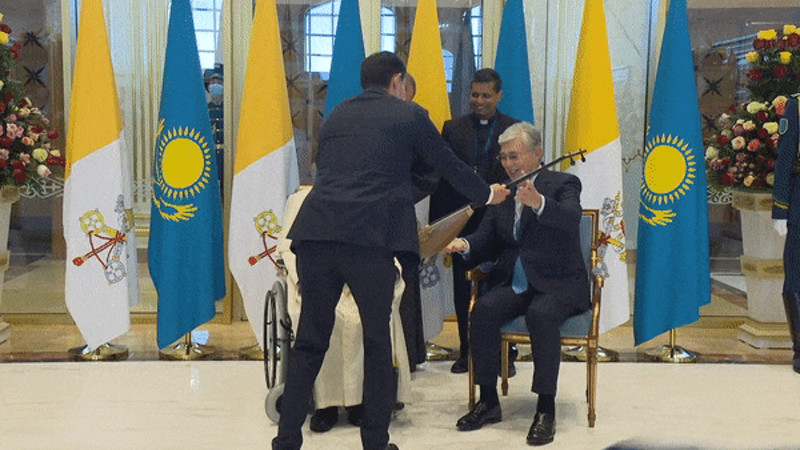 Кадры из видео