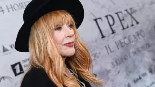 Алла Пугачева попросила российский минюст признать ее иноагентом