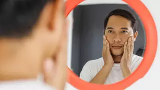 Как без анализов выявить проблемы с печенью: 5 внешних признаков