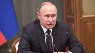 Путин подписал пакет поправок о военной службе