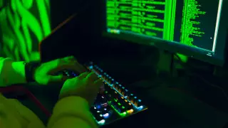 Кто-то хочет посеять в Казахстане нестабильность - глава МИОР о кибератаках на Казнет