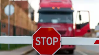 Пункт пропуска на границе с Узбекистаном закроют на сутки