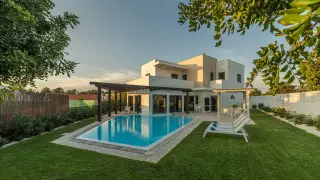 Налог на дорогую недвижимость должны уплатить 720 казахстанцев