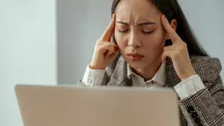 Терпеть нельзя, глушить таблетками - тоже: что делать, если разболелась голова