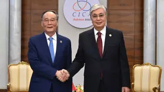 Токаев встретился с заместителем председателя КНР