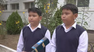 "Хотим стать дипломатами". В Актау живут близнецы по имени Касым и Жомарт