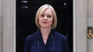 Лиз Трасс подала в отставку с должности премьера Великобритании