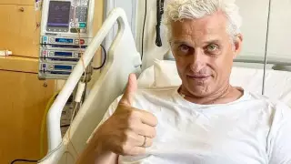 Больной лейкемией бизнесмен Олег Тиньков встал на колени перед своим донором