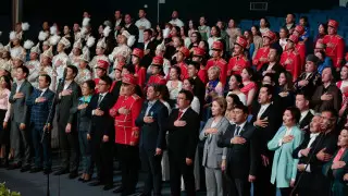 Музыканты массово исполнили гимн Казахстана