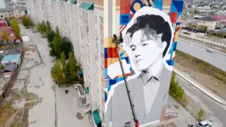 Гигантский мурал с Димашем Кудайбергеном появился на родине певца
