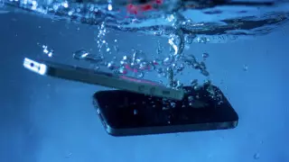 Apple откажется от физических кнопок в новом iPhone - СМИ